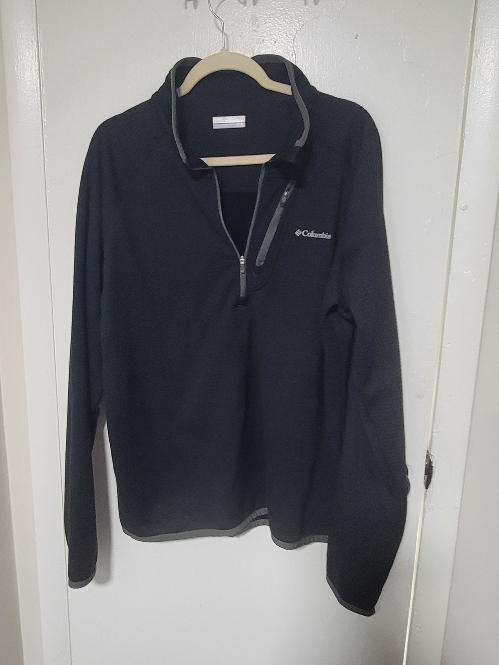 Columbia Men’s Black Zip-Up Fleece Pullover